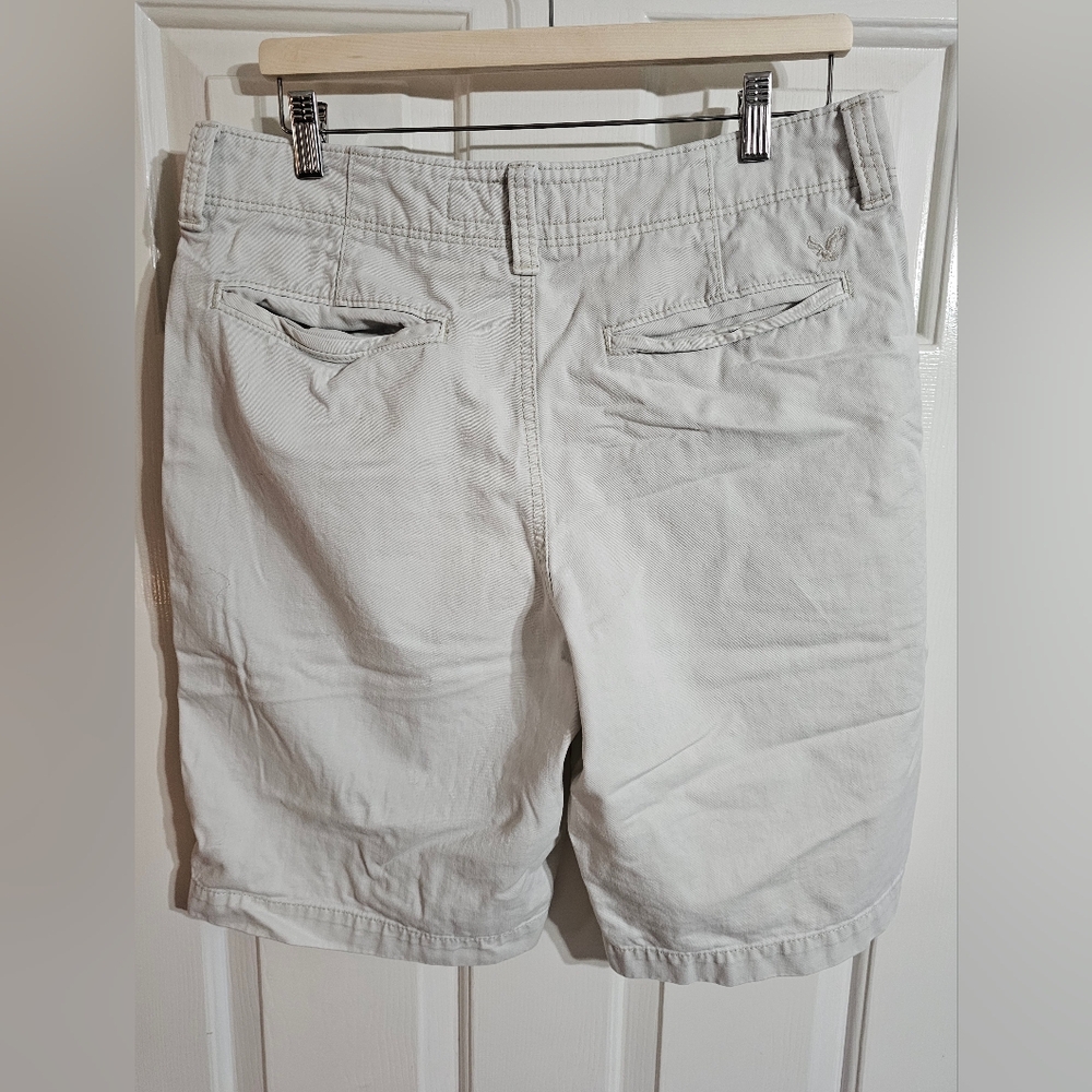 American Eagle Men’s 32 Khaki Longboard Shorts Cotton Relaxed Fit Casual - Picture 4 of 7